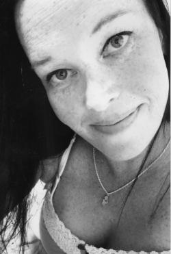 Stephanie M Arnette