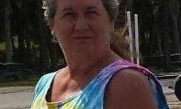 Linda J Carlton