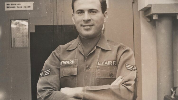 Benjamin P Hayward