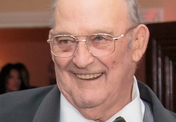 Lloyd S MacBay