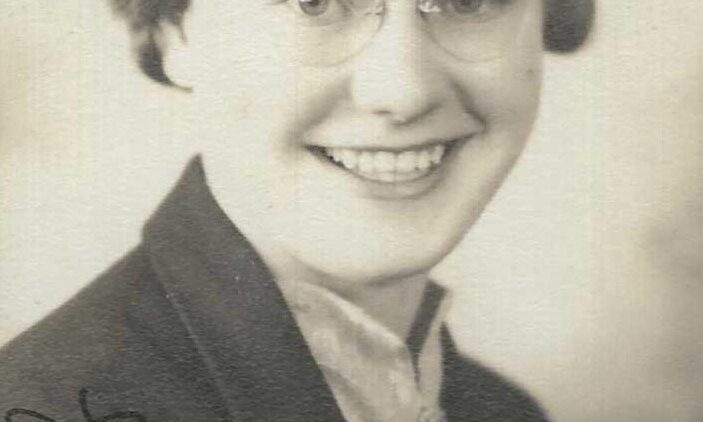 Pauline E McKenzie