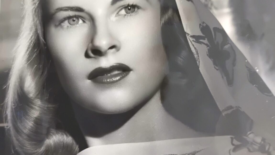 Mary L Thompson
