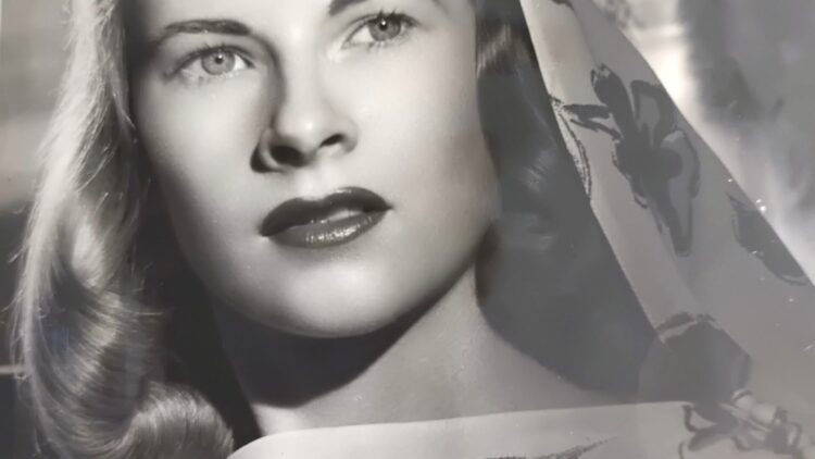 Mary L Thompson