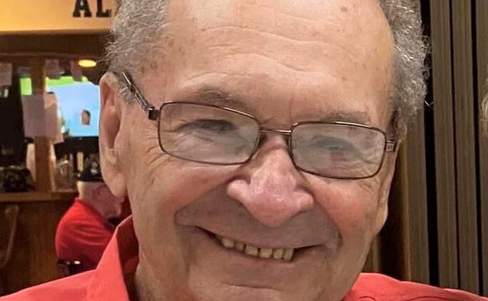 Wayne L Grezeszak